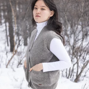 Women’s 100% Mongolian yak wool vest with lightweight warm design