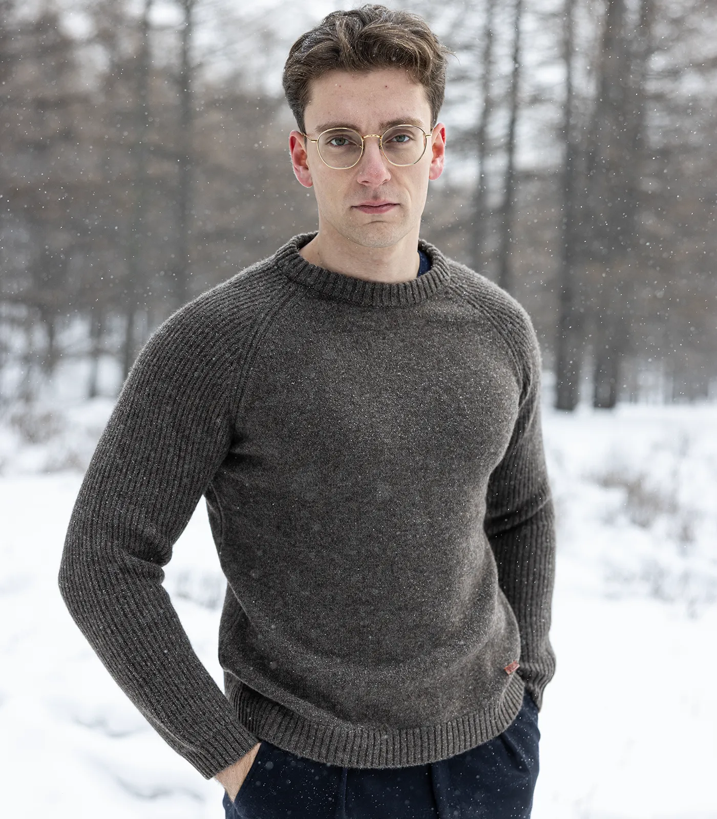 Men’s 100% Mongolian yak wool classic jumper in natural dark grey