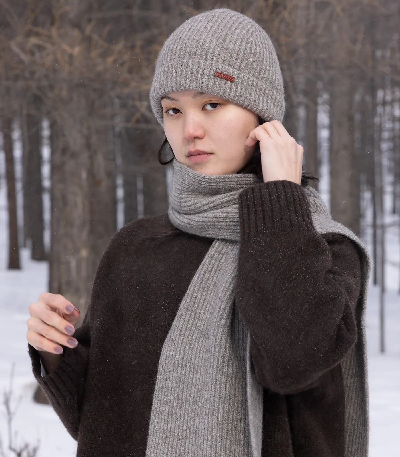 Women’s natural grey yak wool scarf styled with matching beanie
